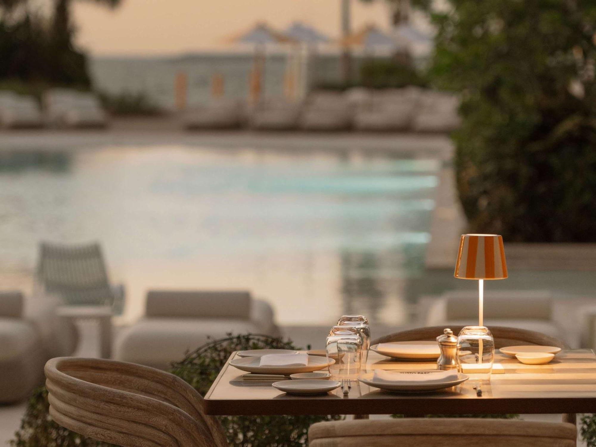 Delano Dubai At Bluewaters Hotel Exterior photo The Beach Club