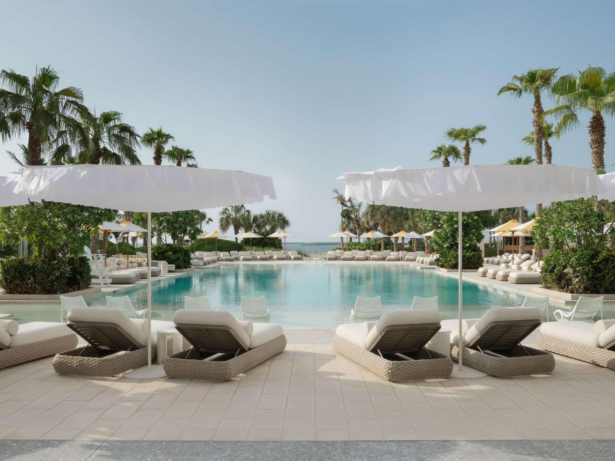 Delano Dubai At Bluewaters Hotel Exterior photo The Beach Club at The Edition