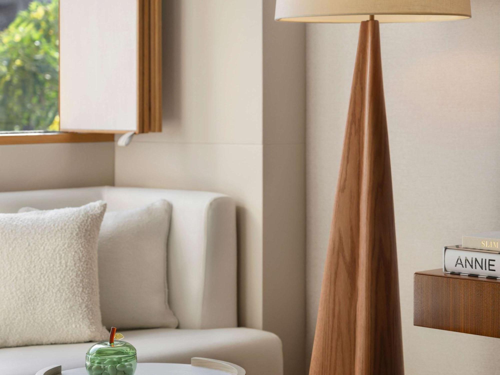 Delano Dubai At Bluewaters Hotel Exterior photo Floor lamp